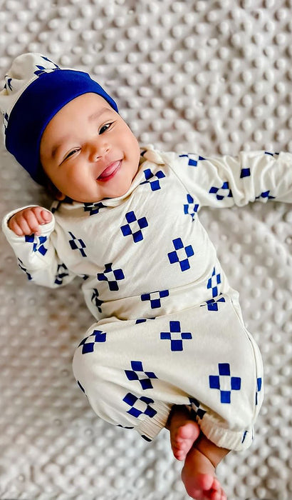 Newborn Gown and Hat- Geo